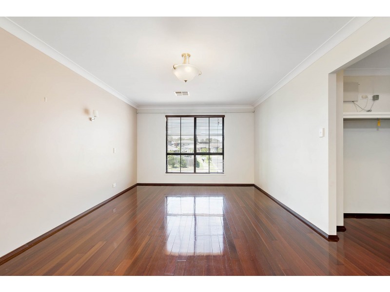 128 Ridgetop Drive, Glenmore Park NSW 2745