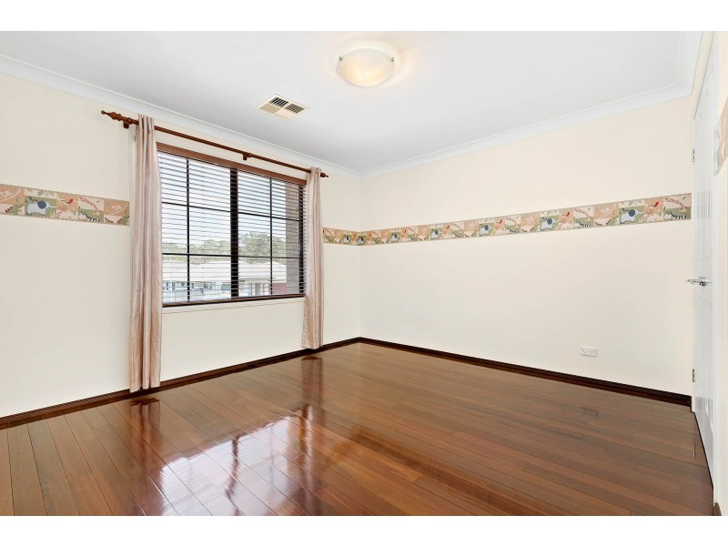 128 Ridgetop Drive, Glenmore Park NSW 2745