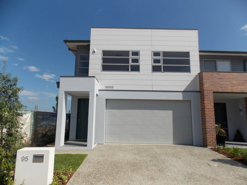 95 Bradley Street, Glenmore Park NSW 2745