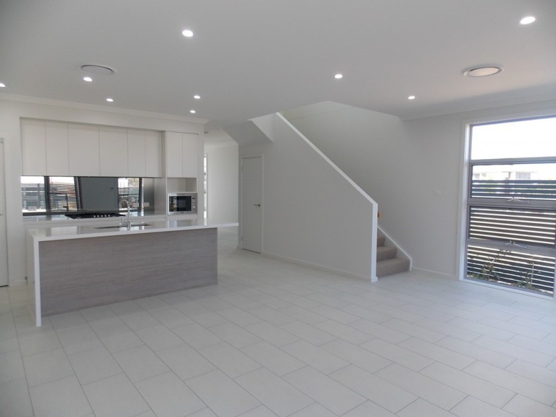 95 Bradley Street, Glenmore Park NSW 2745