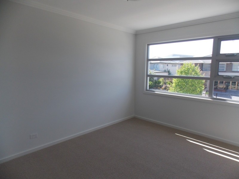 95 Bradley Street, Glenmore Park NSW 2745