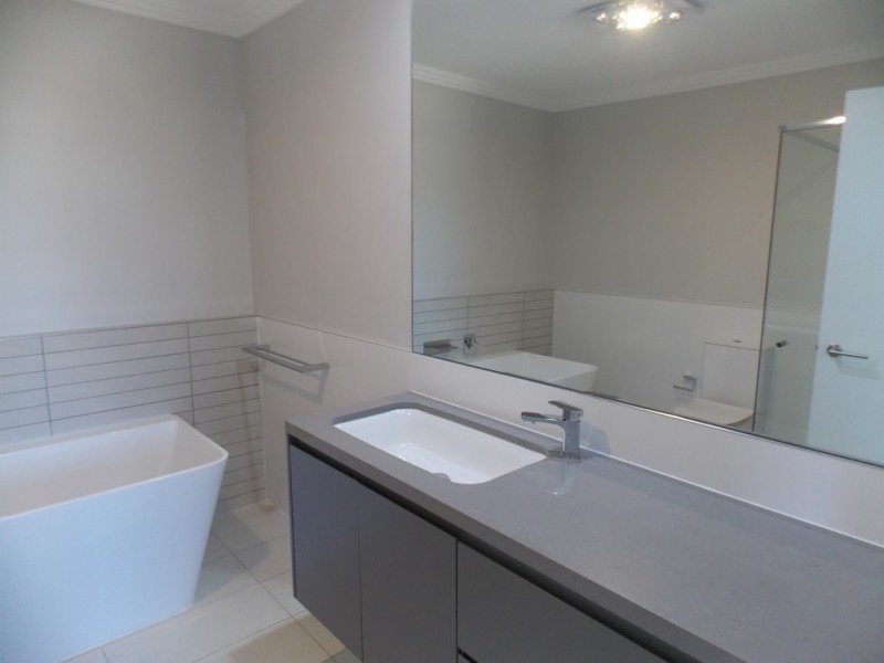 95 Bradley Street, Glenmore Park NSW 2745