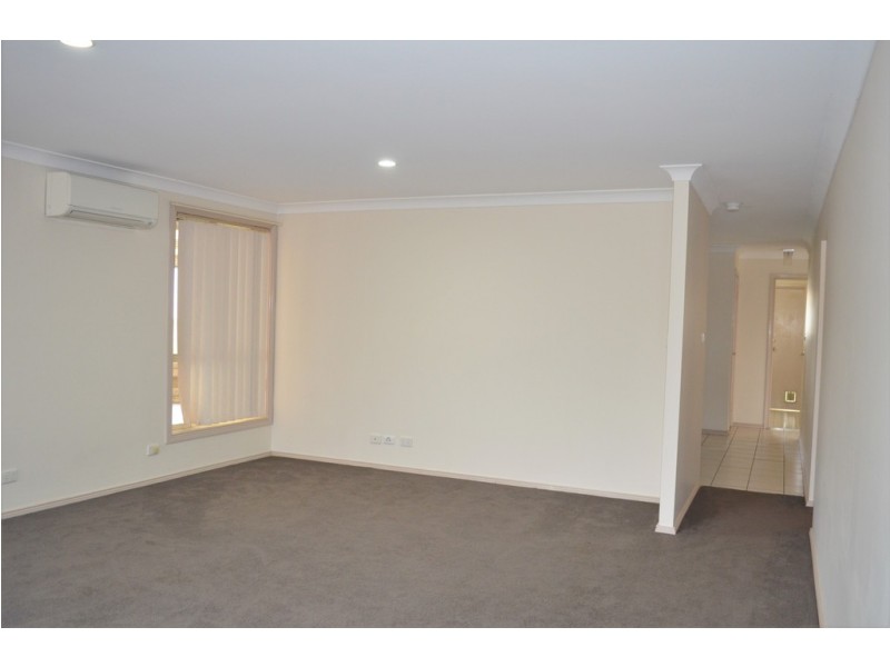 33 Camellia Avenue, Glenmore Park NSW 2745