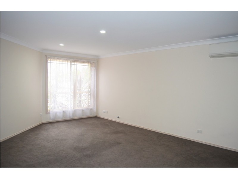 33 Camellia Avenue, Glenmore Park NSW 2745