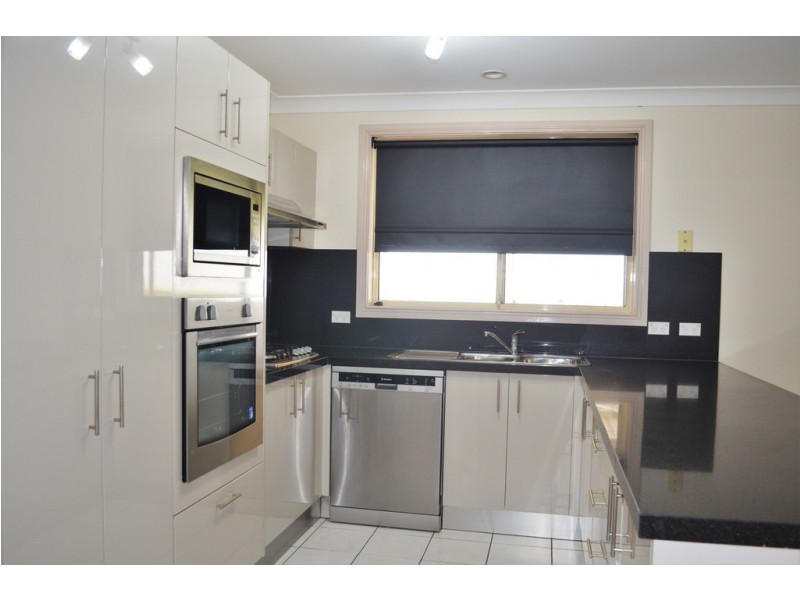 33 Camellia Avenue, Glenmore Park NSW 2745