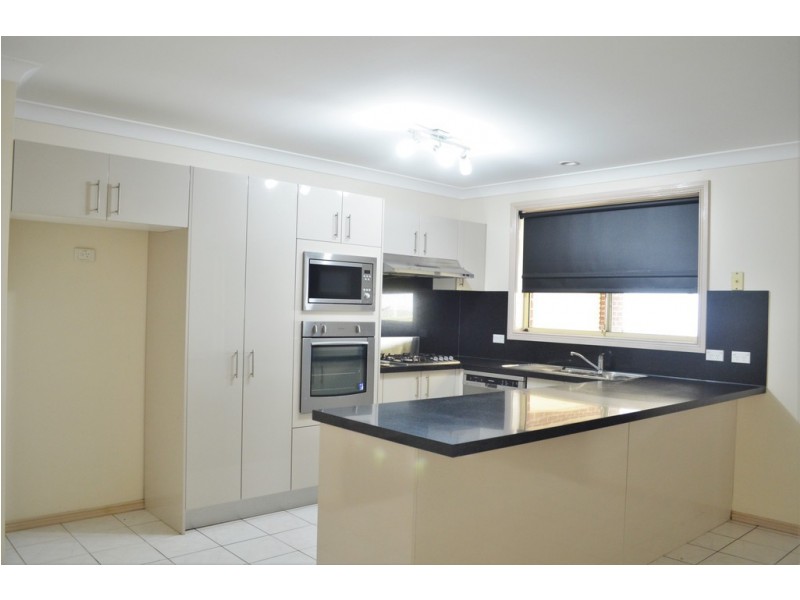 33 Camellia Avenue, Glenmore Park NSW 2745