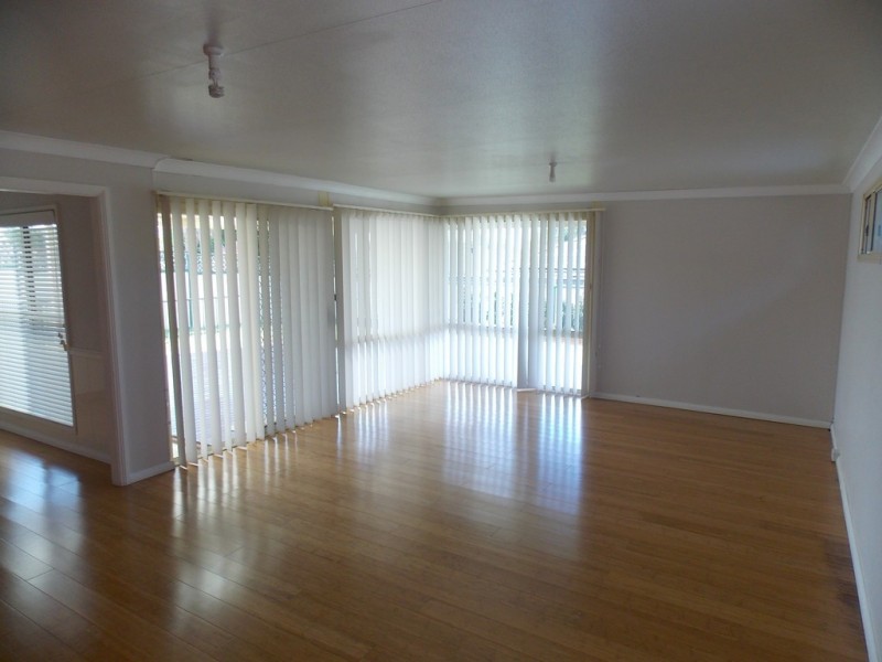 24 Dampier Avenue, Werrington County NSW 2747