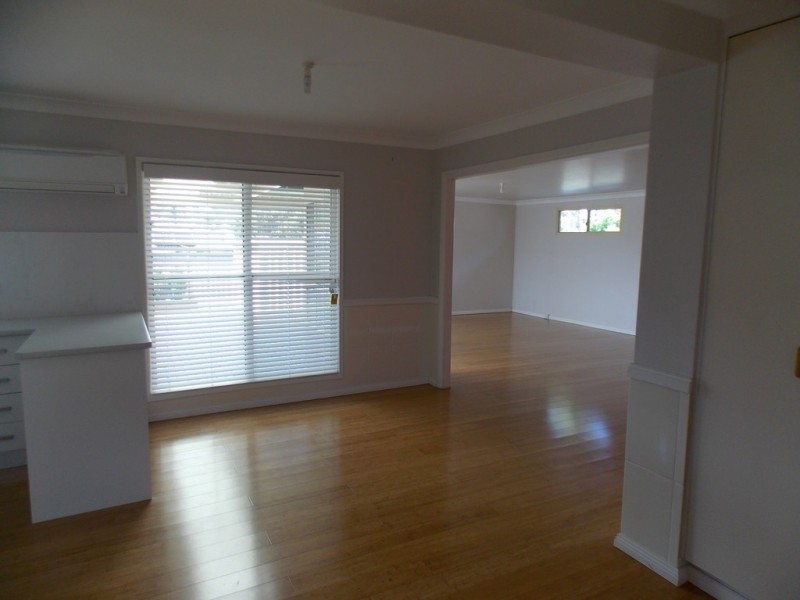 24 Dampier Avenue, Werrington County NSW 2747