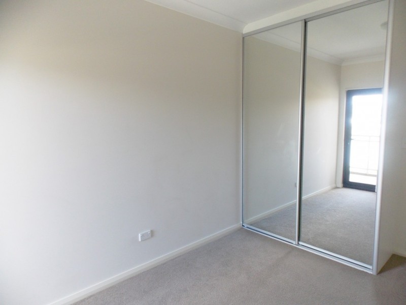 18/1 Glenmore Ridge Drive, Glenmore Park NSW 2745