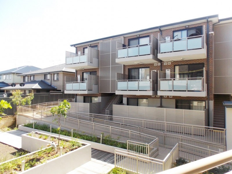 18/1 Glenmore Ridge Drive, Glenmore Park NSW 2745