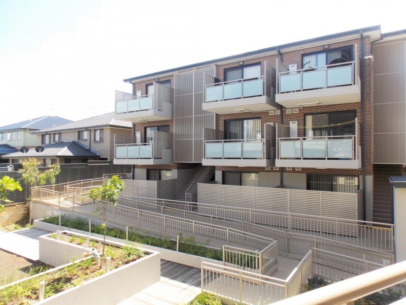 28/1 Glenmore Ridge Drive, Glenmore Park NSW 2745