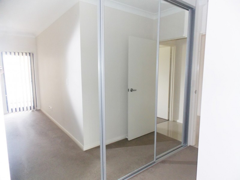 28/1 Glenmore Ridge Drive, Glenmore Park NSW 2745