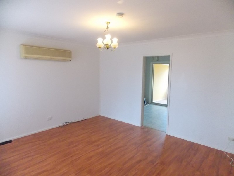 82 College Street, Cambridge Park NSW 2747