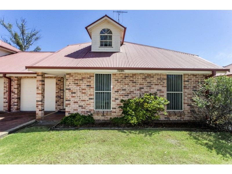 2/71 Joseph Street, Kingswood NSW 2747