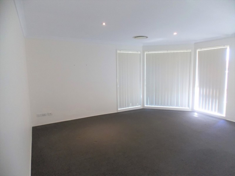 13 Branksome Way, Glenmore Park NSW 2745