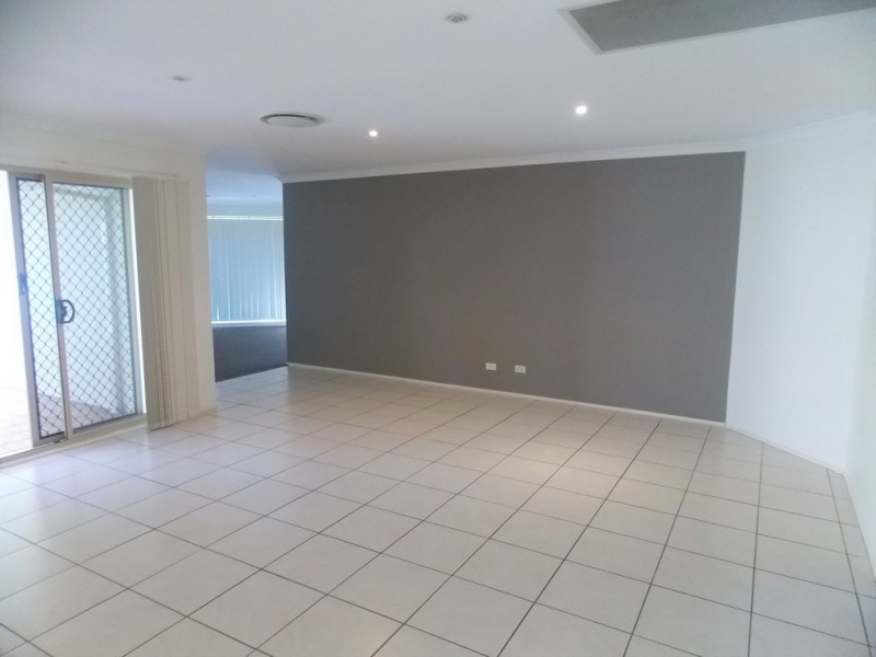 13 Branksome Way, Glenmore Park NSW 2745