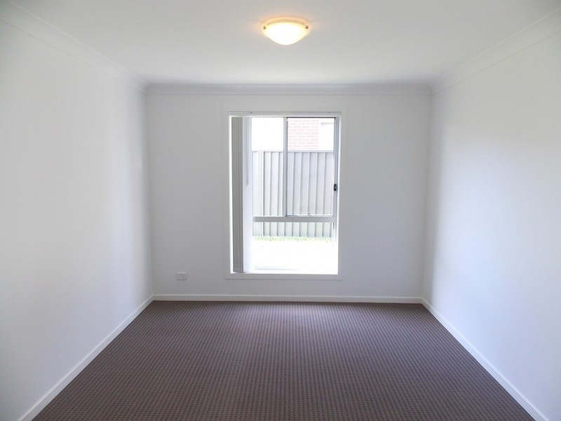 23 Edgewater Drive, Glenmore Park NSW 2745