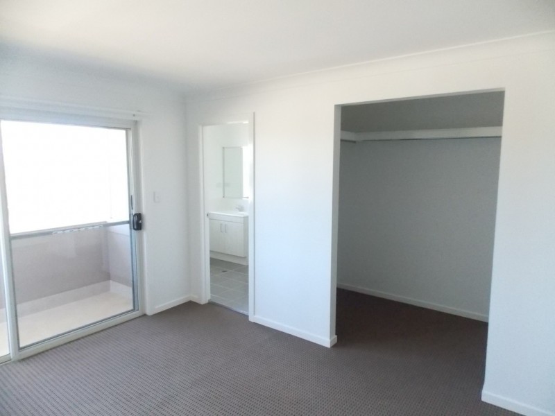 23 Edgewater Drive, Glenmore Park NSW 2745