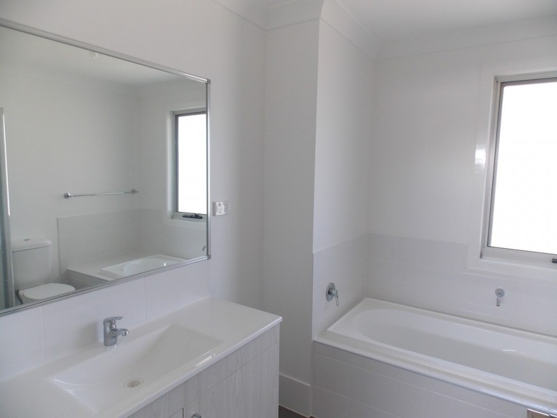 23 Edgewater Drive, Glenmore Park NSW 2745