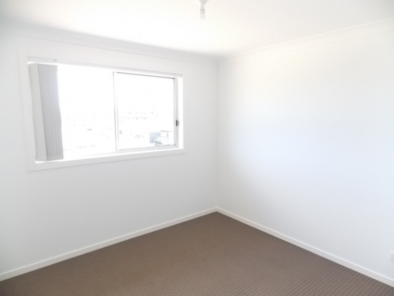 23 Edgewater Drive, Glenmore Park NSW 2745