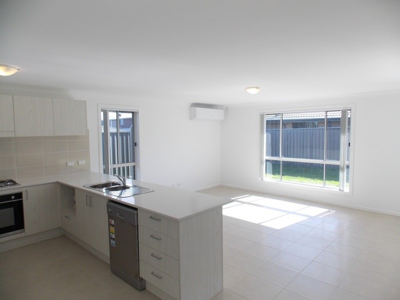 23 Edgewater Drive, Glenmore Park NSW 2745