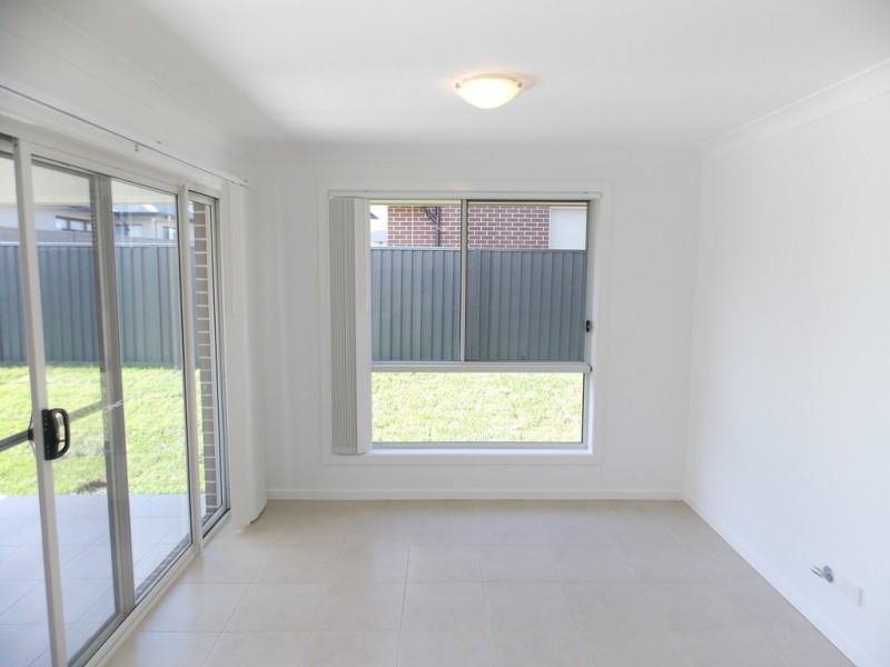 23 Edgewater Drive, Glenmore Park NSW 2745