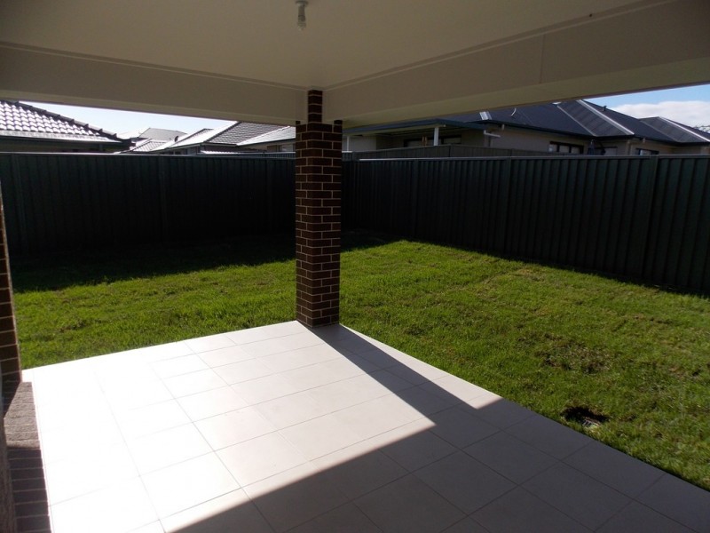 23 Edgewater Drive, Glenmore Park NSW 2745