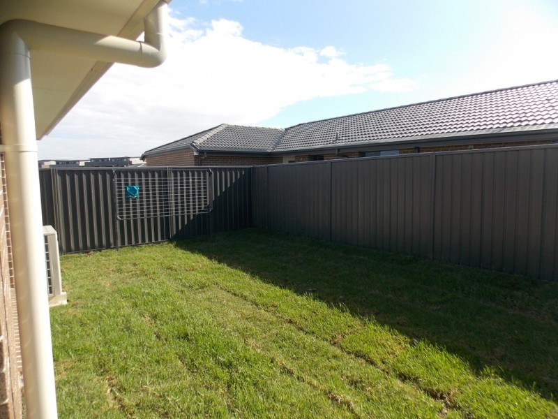 23 Edgewater Drive, Glenmore Park NSW 2745