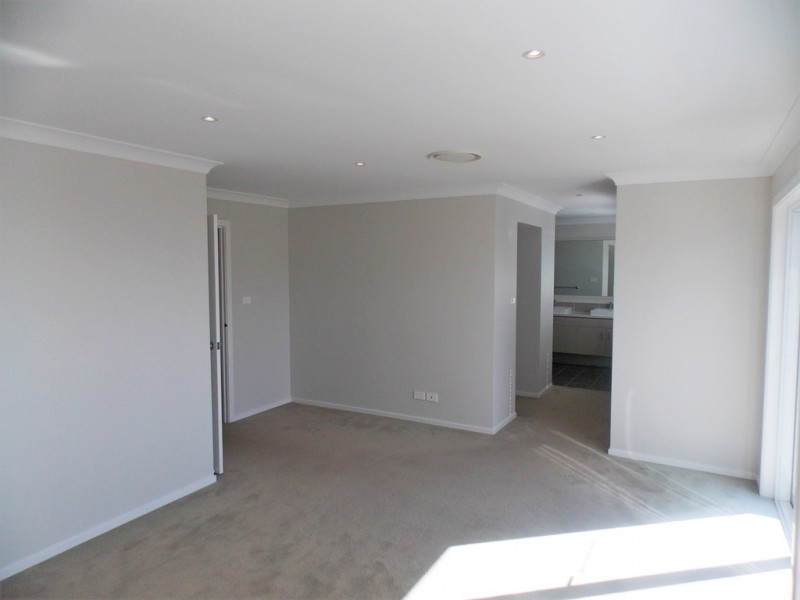 80 Bradley Street, Glenmore Park NSW 2745