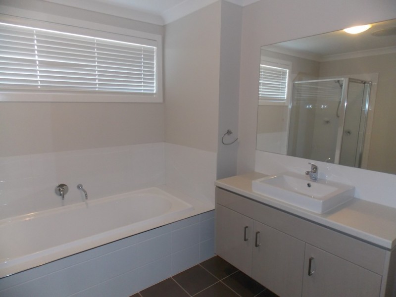 80 Bradley Street, Glenmore Park NSW 2745