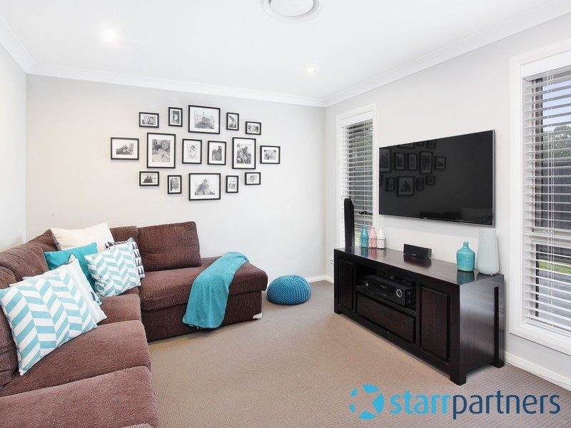 1 Binyang Avenue, Glenmore Park NSW 2745