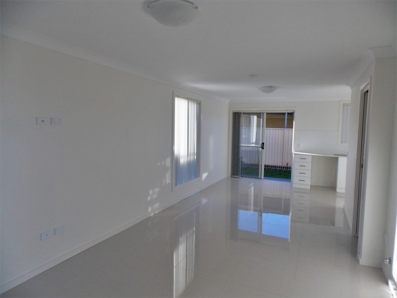 2/41 Melbourne Street, Oxley Park NSW 2760