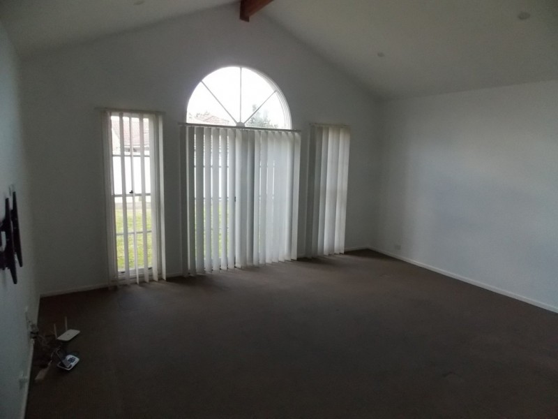 103 Pine Creek Circuit, St Clair NSW 2759