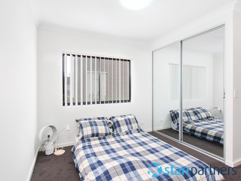 4/2 Glenmore Ridge Drive, Glenmore Park NSW 2745