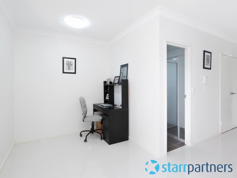 4/2 Glenmore Ridge Drive, Glenmore Park NSW 2745