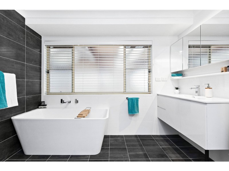 19 Kulaman Crescent, Glenmore Park NSW 2745