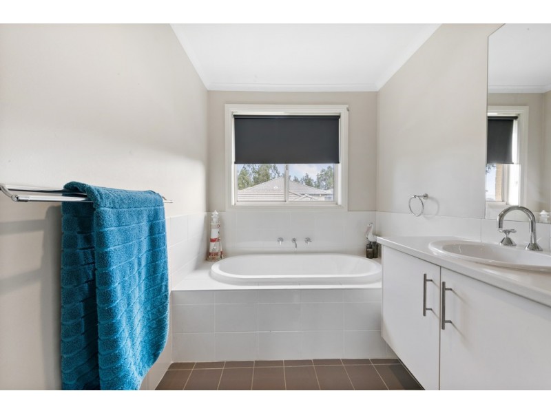 5 Kittiwake Place, Cranebrook NSW 2749