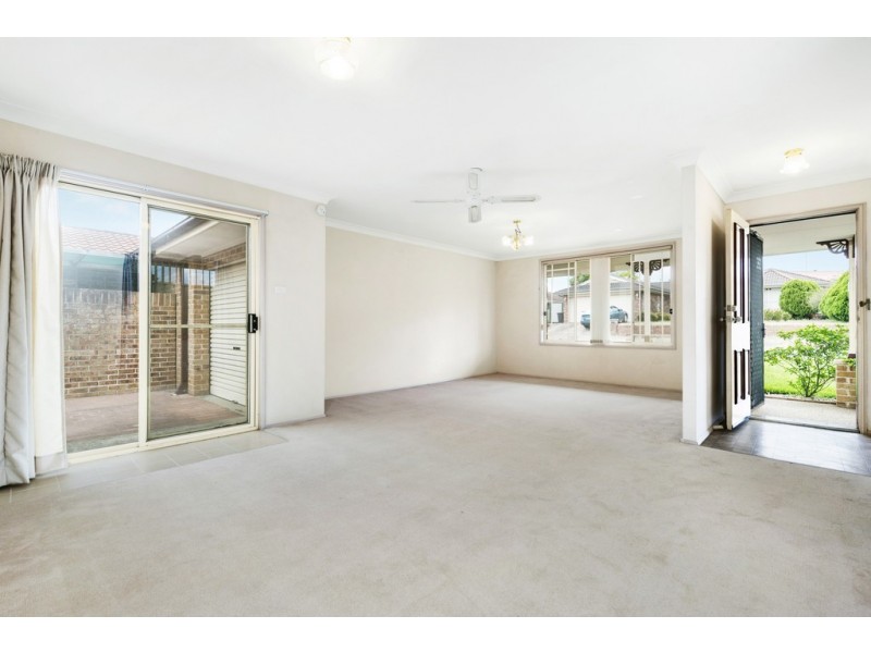 2/45 Kenneth Slessor Drive, Glenmore Park NSW 2745