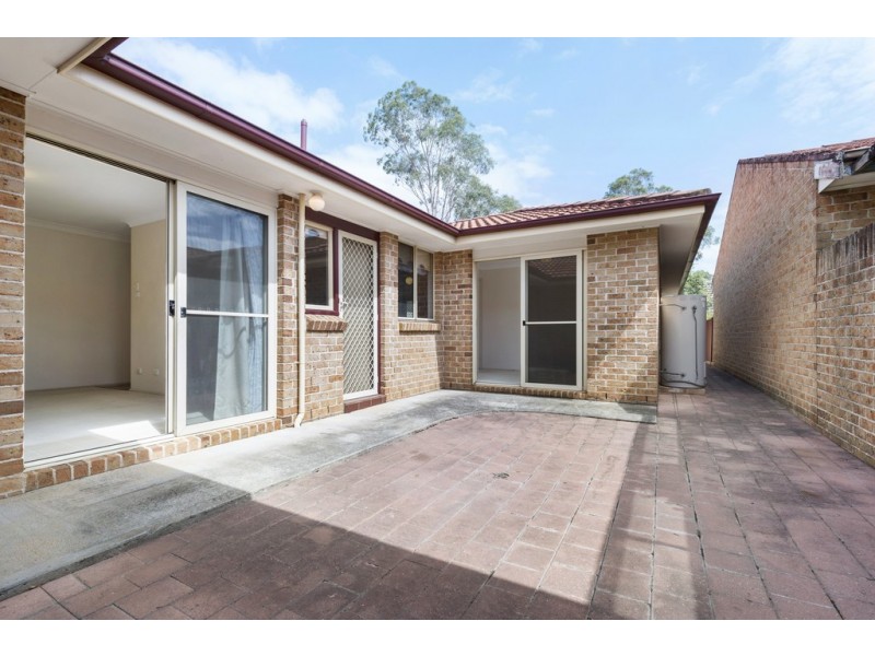 2/45 Kenneth Slessor Drive, Glenmore Park NSW 2745