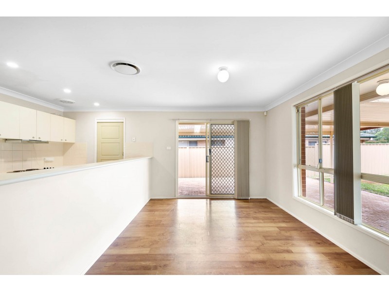 6 Oriole Street, Glenmore Park NSW 2745