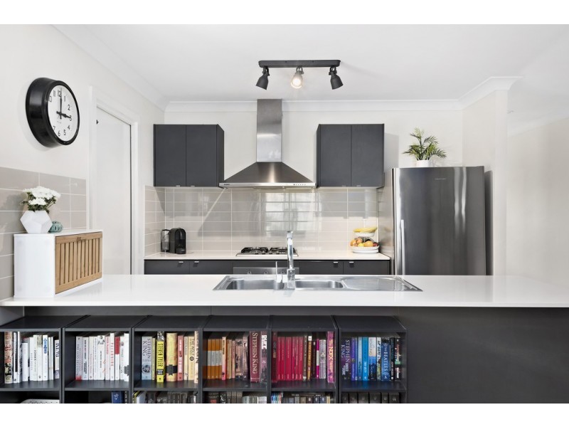 6 Ewan James Drive, Glenmore Park NSW 2745