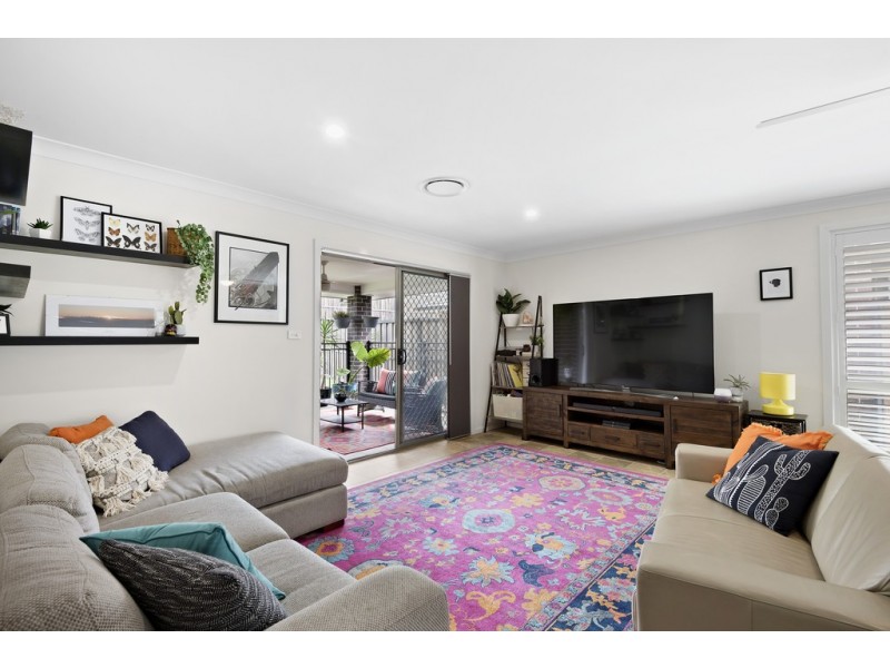 6 Ewan James Drive, Glenmore Park NSW 2745