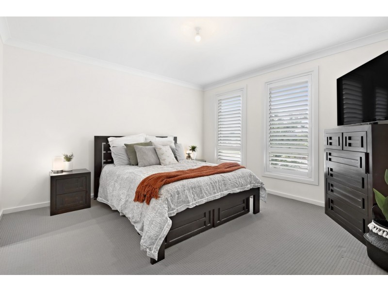 6 Ewan James Drive, Glenmore Park NSW 2745