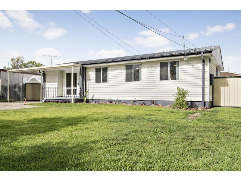 21 Palau Crescent, Lethbridge Park NSW 2770