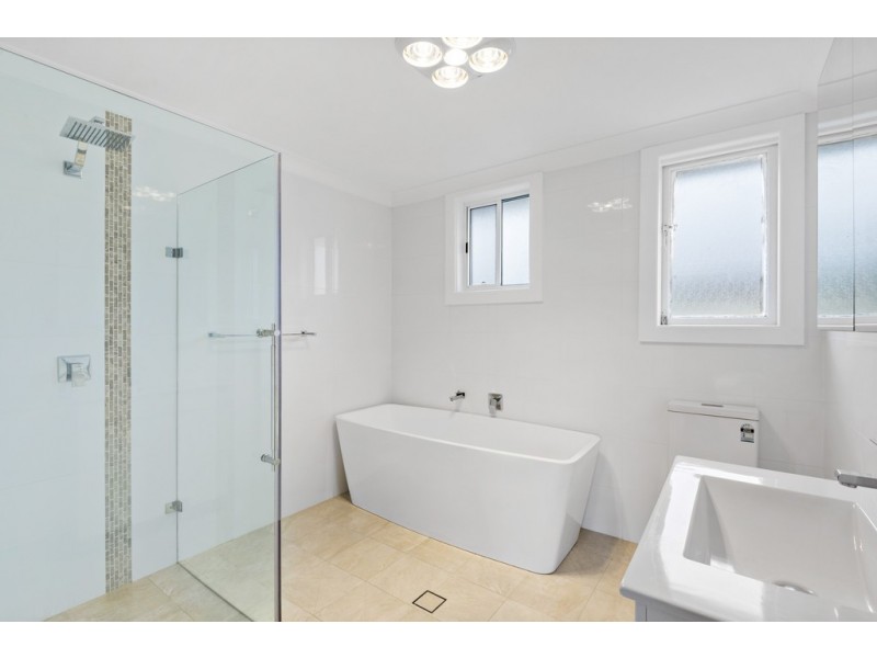 21 Palau Crescent, Lethbridge Park NSW 2770