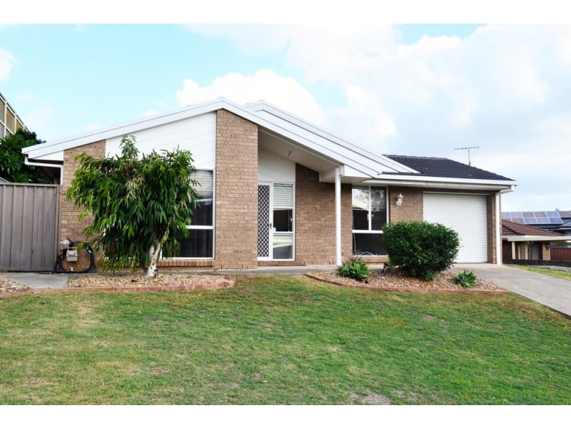 16 Waterfall Crescent, Cranebrook NSW 2749