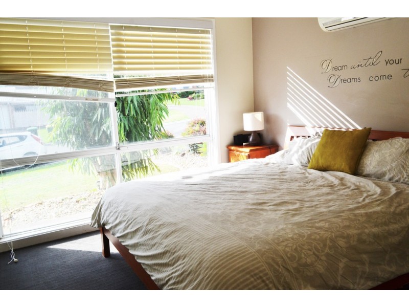 16 Waterfall Crescent, Cranebrook NSW 2749
