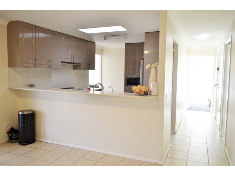 16 Waterfall Crescent, Cranebrook NSW 2749