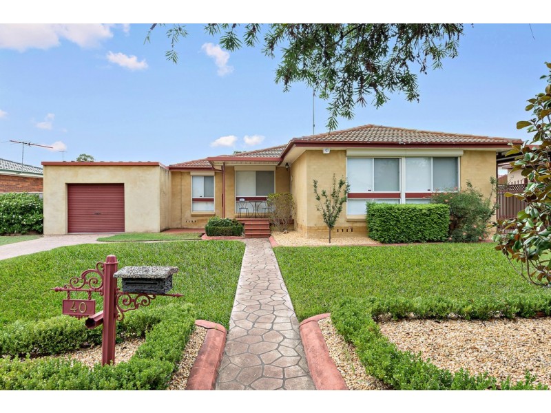 40 Warburton Crescent, Werrington County NSW 2747