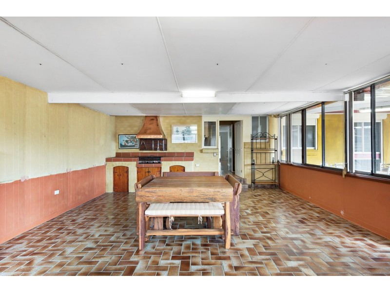 40 Warburton Crescent, Werrington County NSW 2747